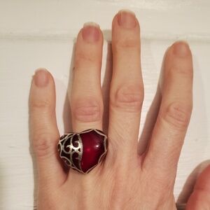 Statement red glass ring w/silver overlay filigree, good condition, size 5.5